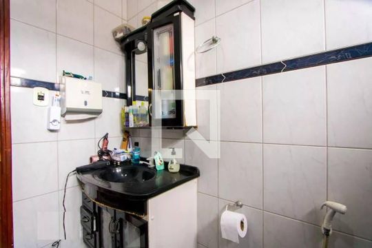 Casa à venda com 4 quartos, 224m² em Parque Novo Oratório, Santo André