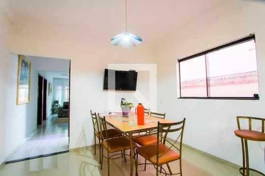 Casa à venda com 4 quartos, 224m² em Parque Novo Oratório, Santo André
