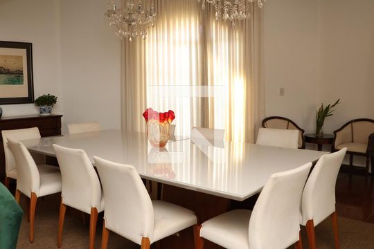 Mesa de Jantar de apartamento para alugar com 5 quartos, 350m² em Setor Oeste, Goiânia