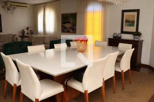 Mesa de Jantar de apartamento para alugar com 5 quartos, 350m² em Setor Oeste, Goiânia