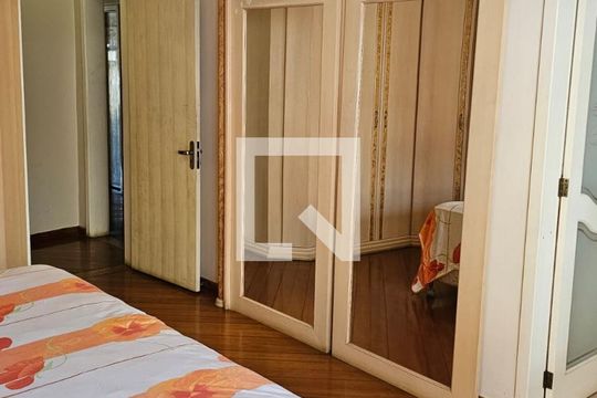Quarto 1 de casa para alugar com 3 quartos, 310m² em São Luís, Canoas