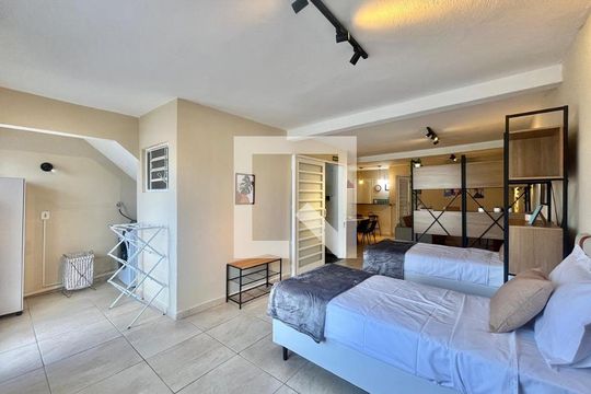 Quarto de kitnet/studio para alugar com 2 quartos, 50m² em Jardim do Trevo, Campinas