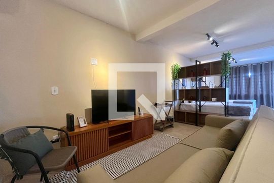 Sala de kitnet/studio para alugar com 2 quartos, 50m² em Jardim do Trevo, Campinas