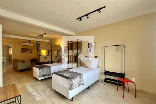 Quarto de kitnet/studio para alugar com 2 quartos, 50m² em Jardim do Trevo, Campinas