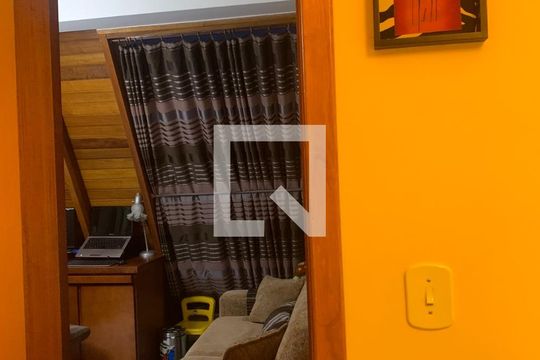 Sala de casa à venda com 4 quartos, 253m² em Camaquã, Porto Alegre