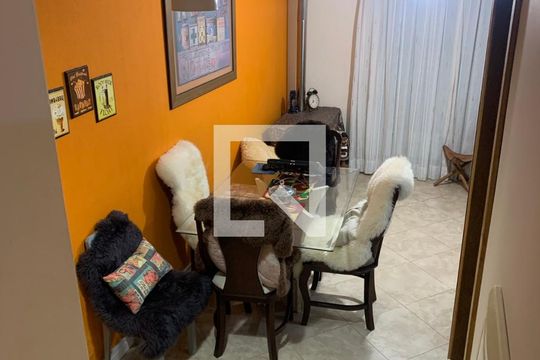 Sala de casa à venda com 4 quartos, 253m² em Camaquã, Porto Alegre
