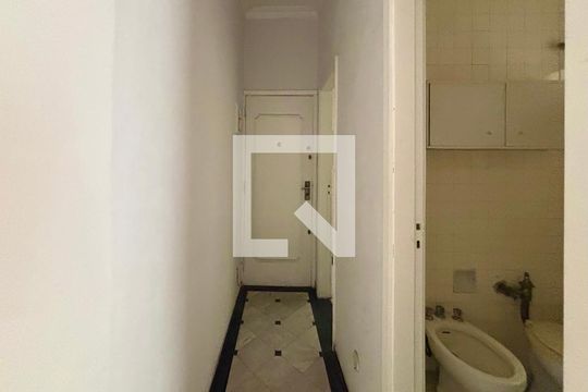 Sala - hall de entrada de apartamento para alugar com 1 quarto, 51m² em Copacabana, Rio de Janeiro