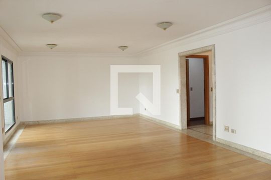 Apartamento para alugar com 4 quartos, 200m² em Higienópolis, São Paulo