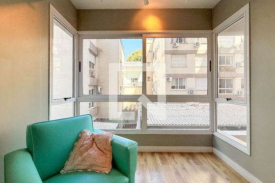 Sala de apartamento para alugar com 2 quartos, 69m² em Petrópolis, Porto Alegre