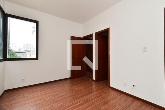 Suite de apartamento para alugar com 4 quartos, 121m² em Serra, Belo Horizonte