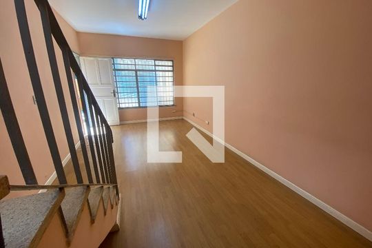 Casa para alugar com 2 quartos, 110m² em Jardim das Acacias, São Paulo