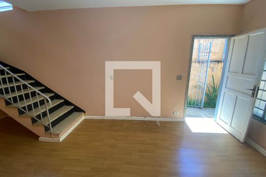 Casa para alugar com 2 quartos, 110m² em Jardim das Acacias, São Paulo