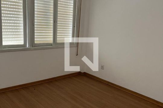 Quarto  de apartamento à venda com 1 quarto, 37m² em Farroupilha, Porto Alegre