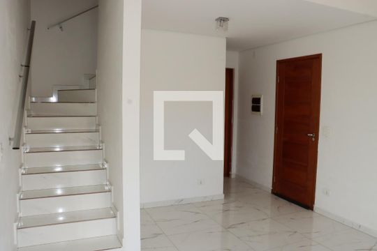 Casa de Condomínio para alugar com 2 quartos, 100m² em Caiapia, Cotia