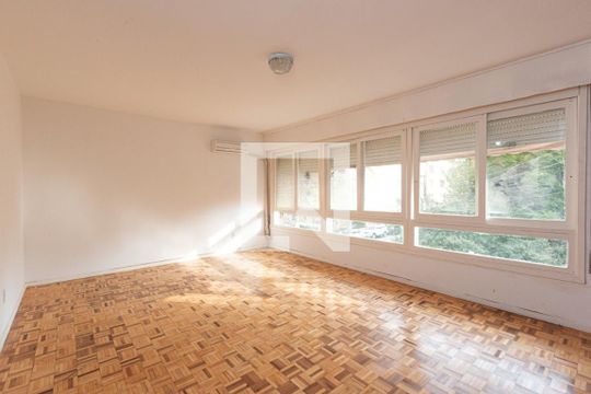 Quarto 1 de casa para alugar com 4 quartos, 272m² em Rio Branco, Porto Alegre