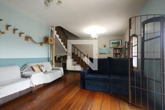 Sala de casa de condomínio para alugar com 5 quartos, 367m² em Taquara, Rio de Janeiro