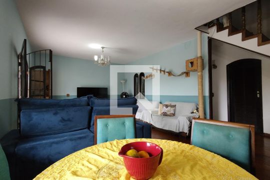 Sala de casa de condomínio para alugar com 5 quartos, 367m² em Taquara, Rio de Janeiro
