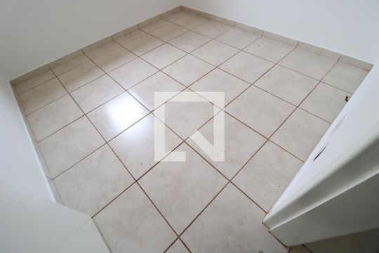 Quarto 1 de casa de condomínio para alugar com 3 quartos, 100m² em Morada da Colina, Uberlândia