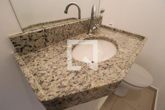 Lavabo de casa de condomínio para alugar com 3 quartos, 100m² em Morada da Colina, Uberlândia