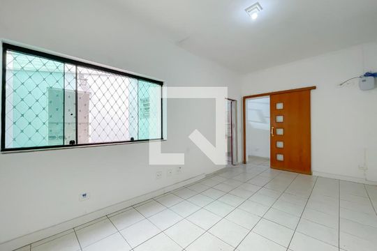 Suíte de casa para alugar com 5 quartos, 200m² em Centro, Osasco