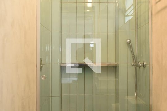 Banheiro da Suíte 1 de apartamento para alugar com 3 quartos, 150m² em Pinheiros, São Paulo