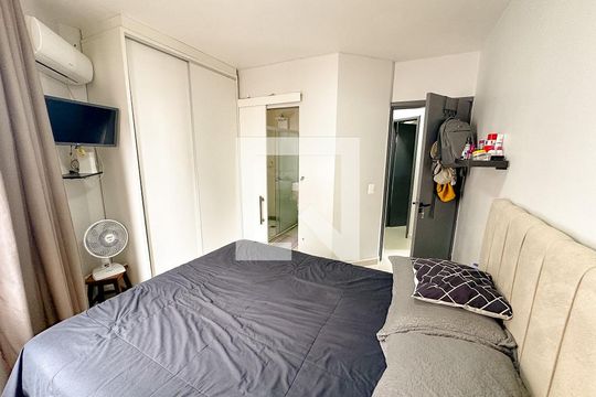 Suíte  de casa de condomínio para alugar com 3 quartos, 112m² em Canasvieiras, Florianópolis