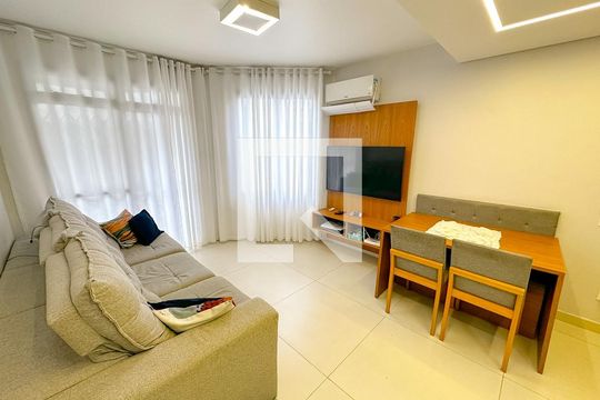 Sala de TV de casa de condomínio para alugar com 3 quartos, 112m² em Canasvieiras, Florianópolis