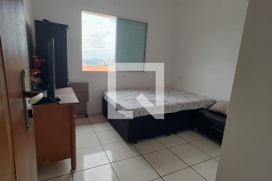 Quarto de casa à venda com 2 quartos, 89m² em Jardim Monte Alegre, Taboão da Serra