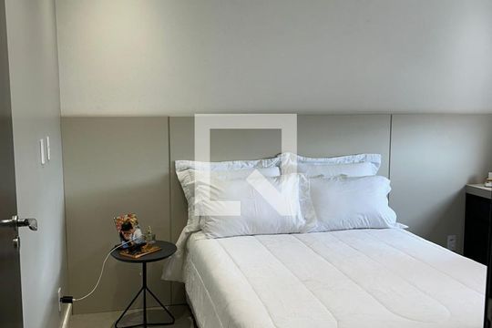 Quarto de apartamento à venda com 3 quartos, 96m² em Vila Scarpelli, Santo André