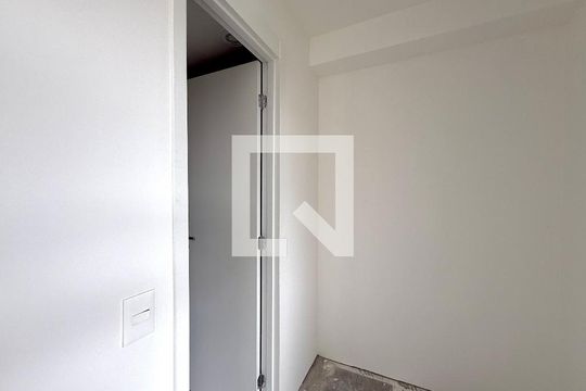 Closet de kitnet/studio à venda com 0 quarto, 20m² em Campo Belo, São Paulo