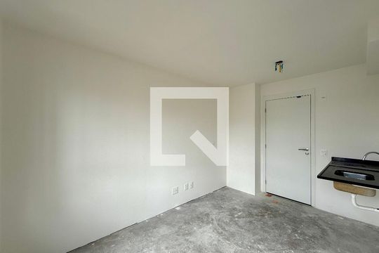 Sala/Quarto de kitnet/studio à venda com 0 quarto, 20m² em Campo Belo, São Paulo