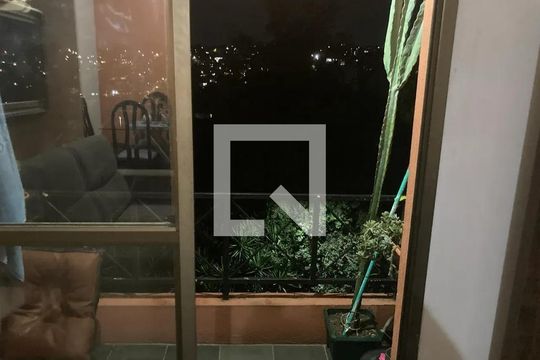 Apartamento à venda com 3 quartos, 67m² em Jardim Carvalho, Porto Alegre