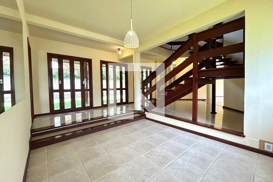 Sala 2 de casa de condomínio para alugar com 4 quartos, 385m² em Rio Tavares, Florianópolis