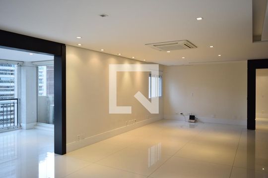 Sala de apartamento à venda com 3 quartos, 216m² em Paraíso, São Paulo