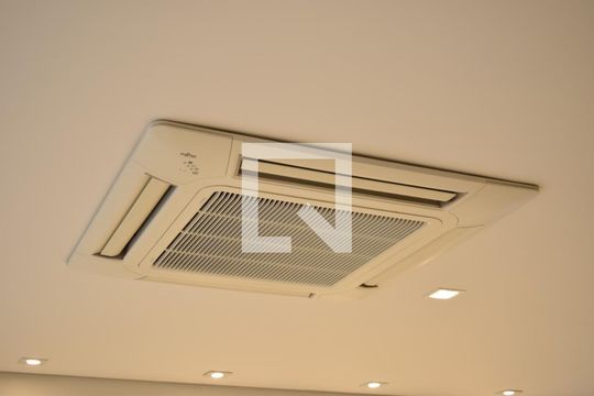 Sala de apartamento à venda com 3 quartos, 216m² em Paraíso, São Paulo