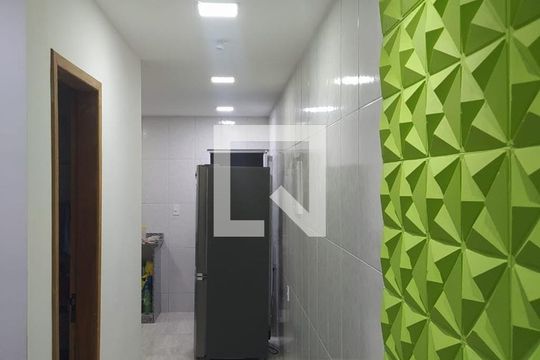 Corredor de casa à venda com 3 quartos, 115m² em Cordovil, Rio de Janeiro