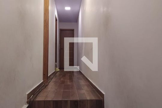 Corredor de casa à venda com 3 quartos, 115m² em Cordovil, Rio de Janeiro