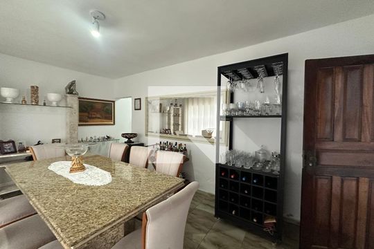 Sala de casa à venda com 3 quartos, 350m² em Jardim Timbauhy, Barueri