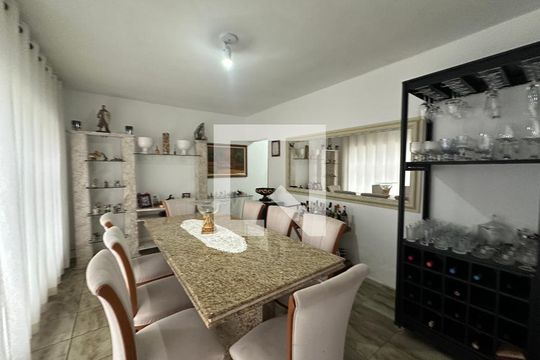 Sala de casa à venda com 3 quartos, 350m² em Jardim Timbauhy, Barueri