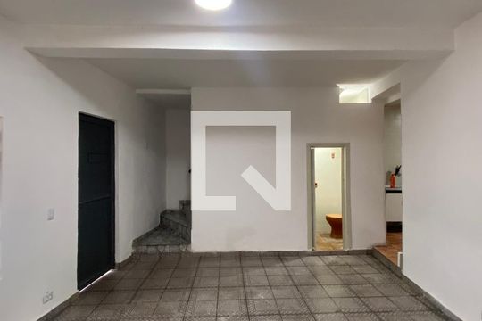 Sala de casa para alugar com 1 quarto, 105m² em Santo Antônio, Osasco