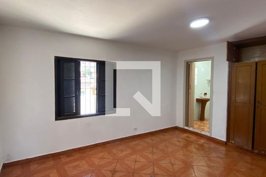 Suíte de casa para alugar com 1 quarto, 105m² em Santo Antônio, Osasco