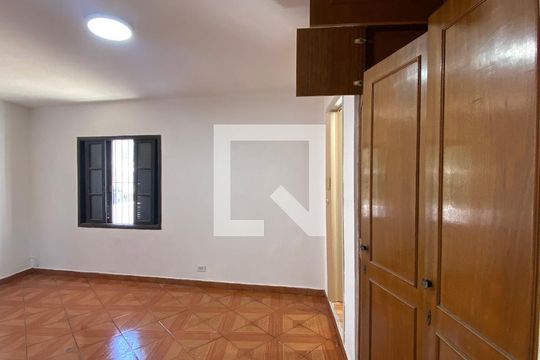 Suíte de casa para alugar com 1 quarto, 105m² em Santo Antônio, Osasco