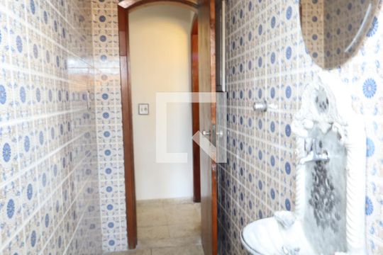 Lavabo de casa para alugar com 3 quartos, 215m² em Jardim Ibitirama, São Paulo