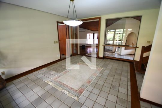 Sala de casa à venda com 4 quartos, 370m² em Cidade Universitária, Campinas