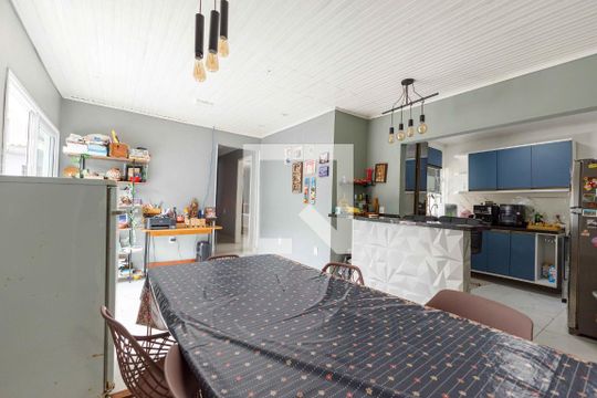 Sala de casa para alugar com 4 quartos, 170m² em Bom Jesus, Porto Alegre