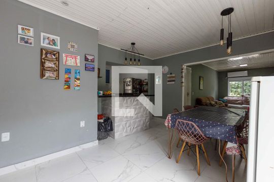 Sala de casa para alugar com 4 quartos, 170m² em Bom Jesus, Porto Alegre