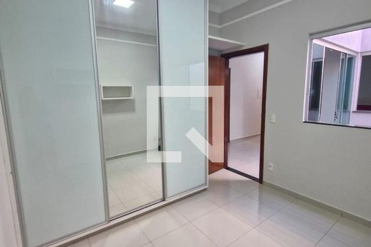 Casa para alugar com 4 quartos, 200m² em Alto Umuarama, Uberlândia