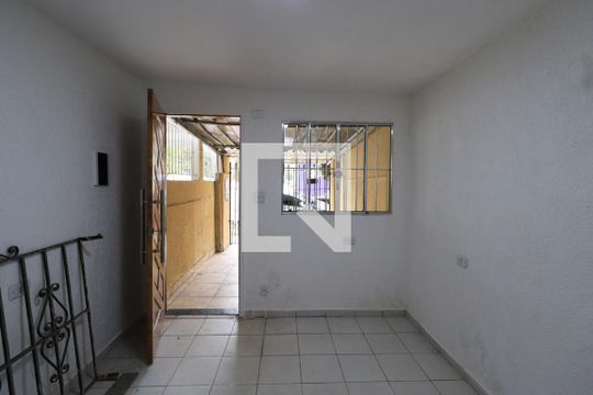 Sala de casa para alugar com 2 quartos, 39m² em Chácara Califórnia, São Paulo
