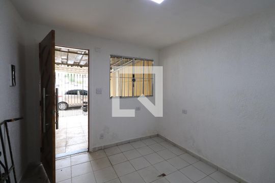 Sala de casa para alugar com 2 quartos, 39m² em Chácara Califórnia, São Paulo