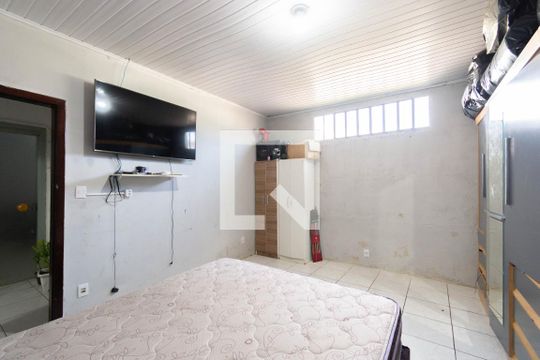Casa à venda com 1 quarto, 120m² em Niterói, Canoas